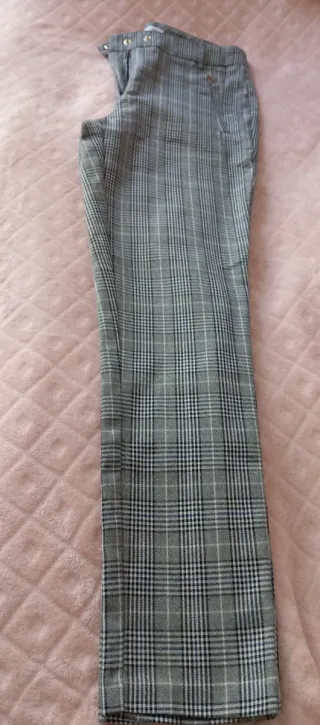 Pantalones de cuadros grises
