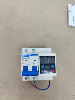 Interruptor CHNT NXB-63 con temporizador