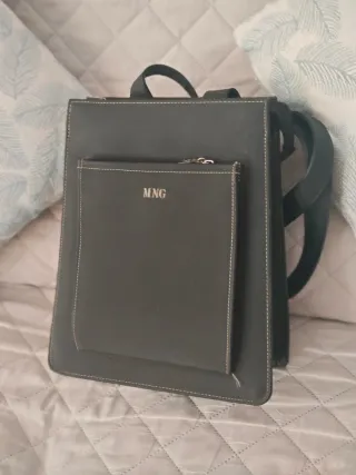 Mochila MNG negra como nueva