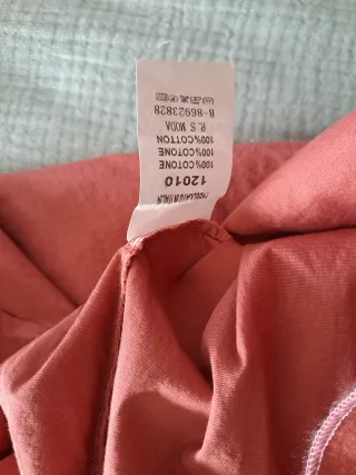 Blusa con cuello tipo popelin