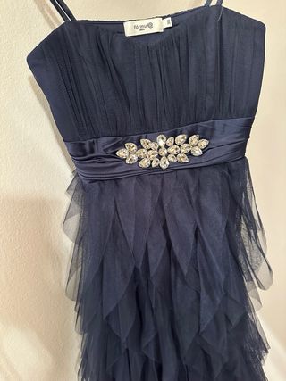 Vestido largo azul marino con volantes