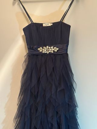 Vestido largo azul marino con volantes