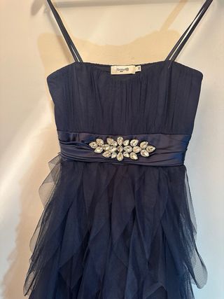 Vestido largo azul marino con volantes