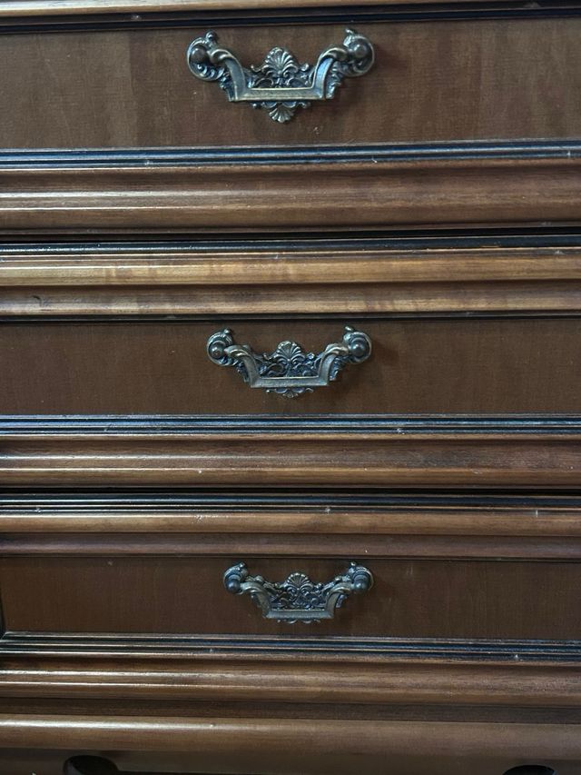 Coppia comodini in legno scuro