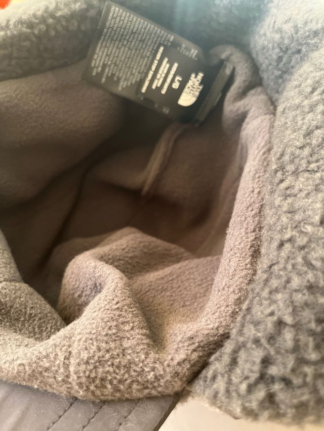 Gorro The North Face polar con orejeras