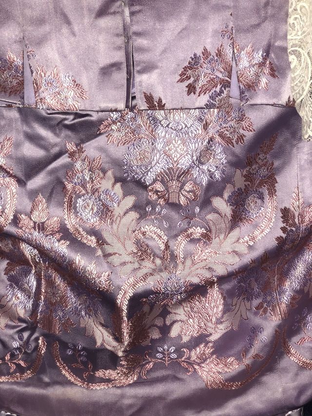 Traje de Fallera Morado y Dorado