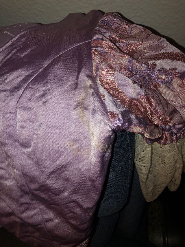 Traje de Fallera Morado y Dorado