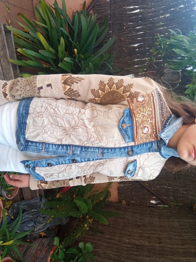 Cazadora tejana Desigual beige y azul