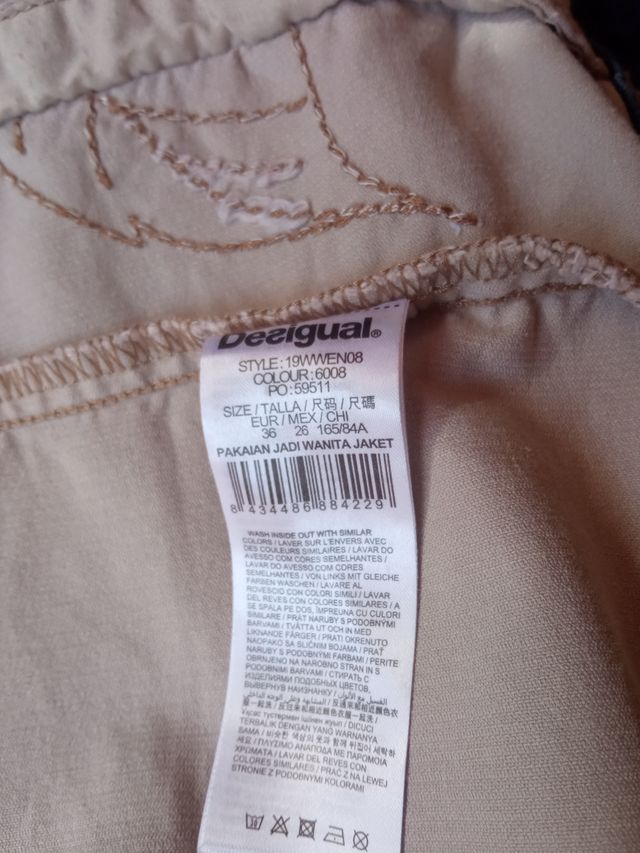 Cazadora tejana Desigual beige y azul