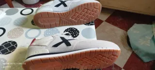 Zapatillas Munich grises, rojas y blancas