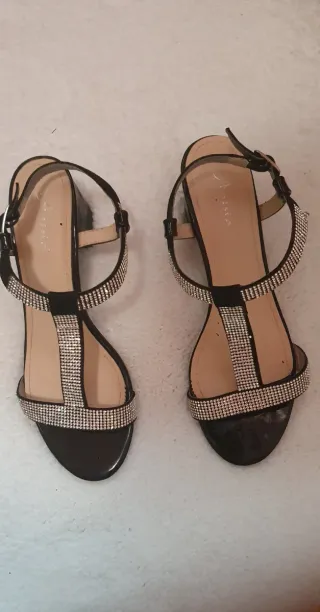 Sandali neri vernice con strass