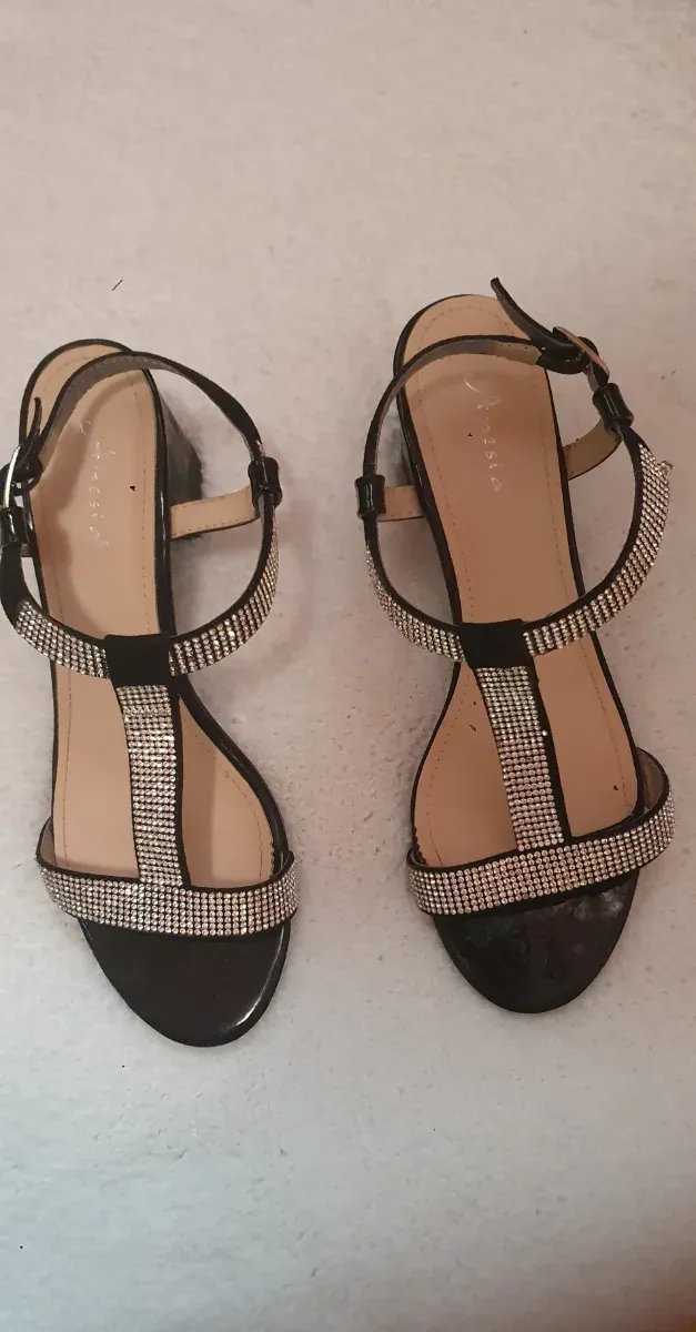 Sandali neri vernice con strass