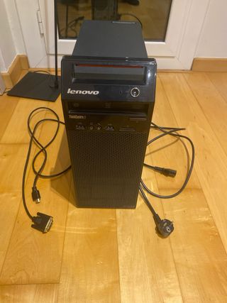 Lenovo ThinkCentre SSD 240GB, 6GB RAM, W10 Pro