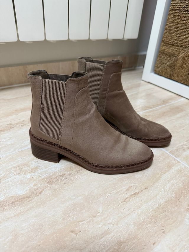 Botines marrones estilo Chelsea