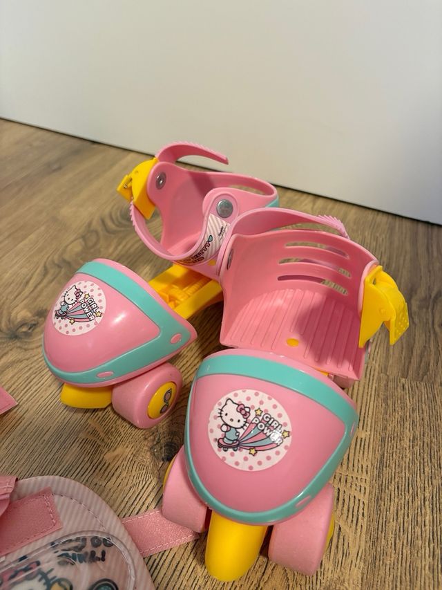 Patines y protecciones Hello Kitty niña