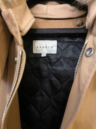 Parka Sandro Beige con Capucha y Pelo