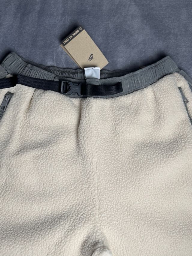 Pantalón Nike Polar Beige/Gris