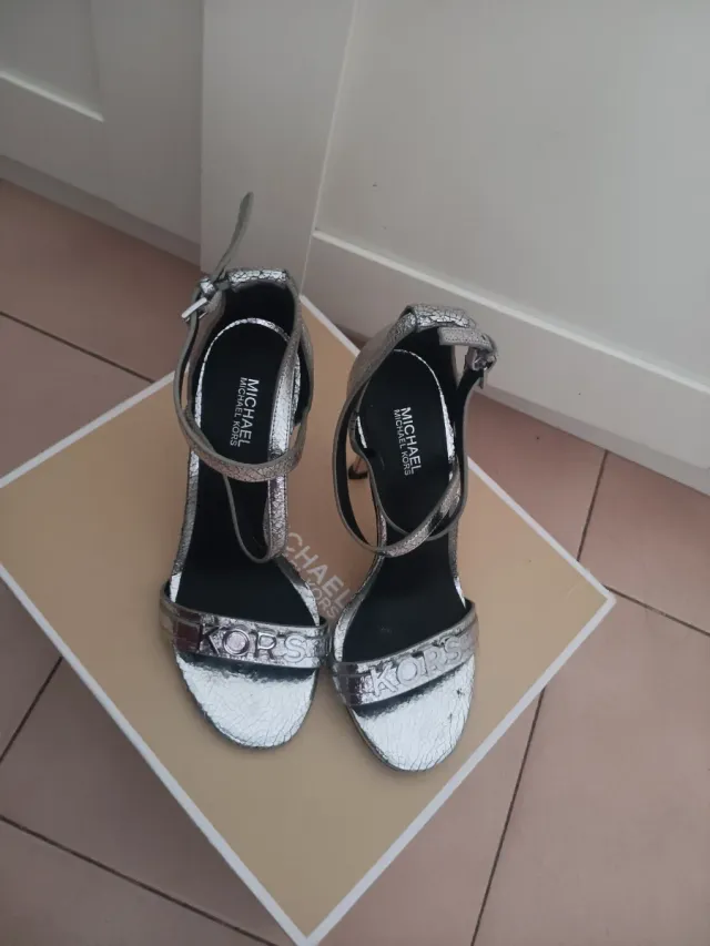 Tacones Michael Kors Plata Talla 36