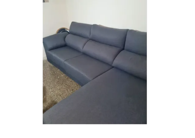 Divano cheisonde grigio inutilizzato