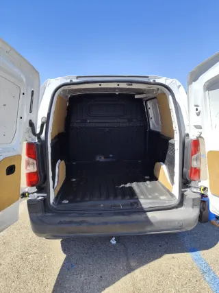 Etiqueta C //Citroen berlingo 1.6 bluehdi\\