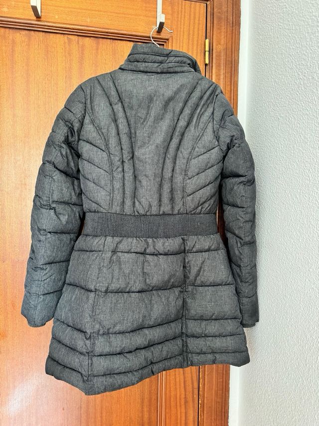 Abrigo acolchado gris