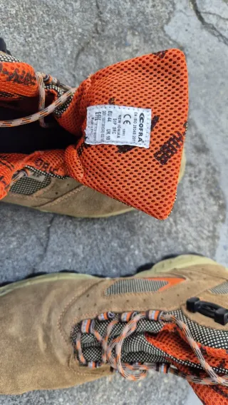 Botas de seguridad Cofra marrones y naranjas