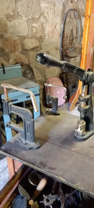 Mesa de modista con cajón