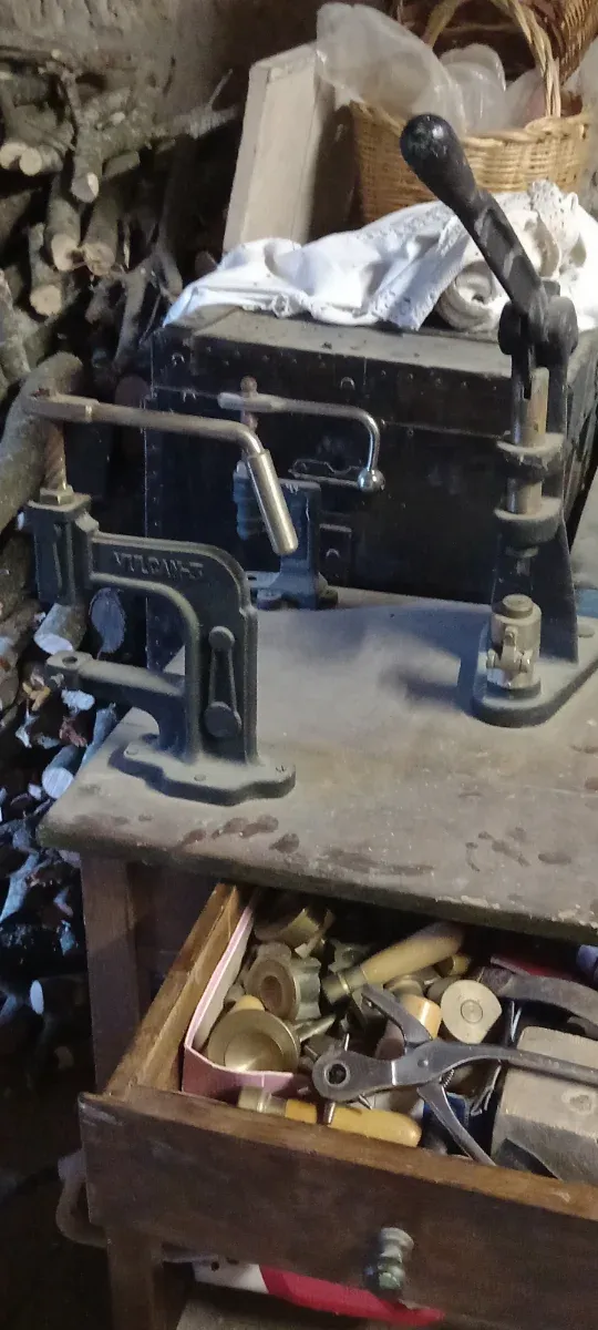 Mesa de modista con cajón