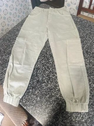 Pantalón jogger Bershka Talla 36