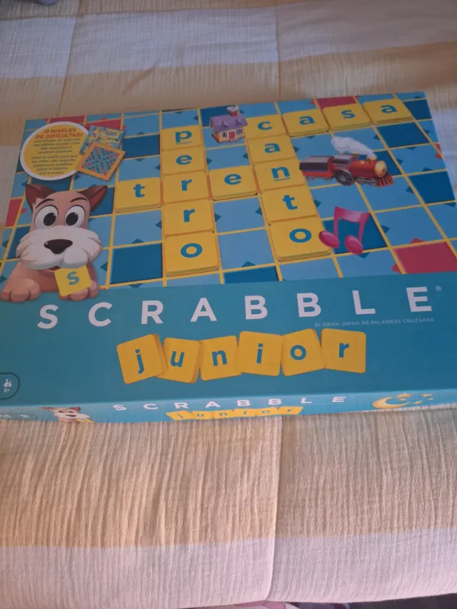 Scrabble Junior Juego de Palabras Cruzadas