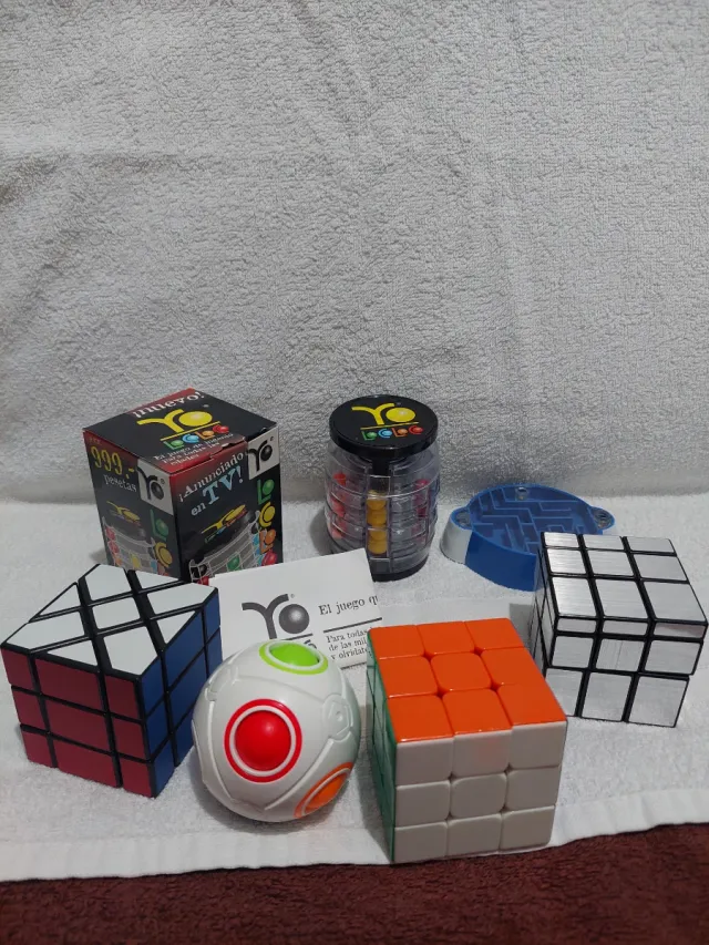 Lote de juegos Yolocoloco y cubos