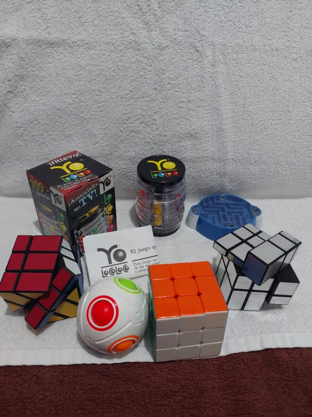 Lote de juegos Yolocoloco y cubos