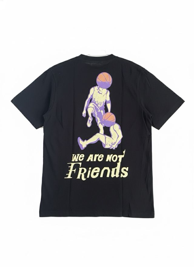 Camiseta We Are Not Friends Negra