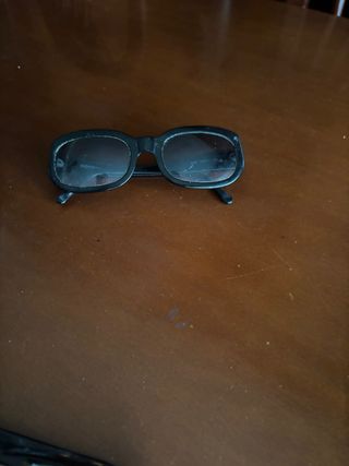 Gafas de sol Yves Saint Laurent negras