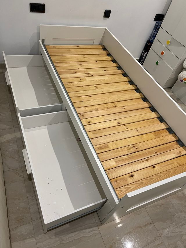 Cama doble de 80 cada una con colchones incluidos