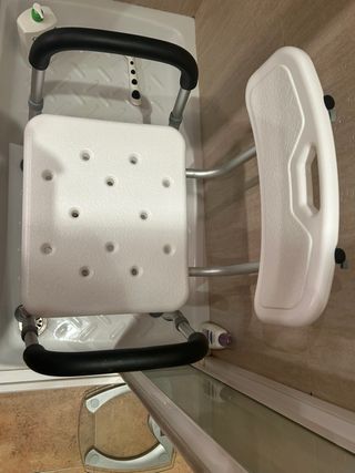Silla de ducha con asiento, respaldo, reposabrazos