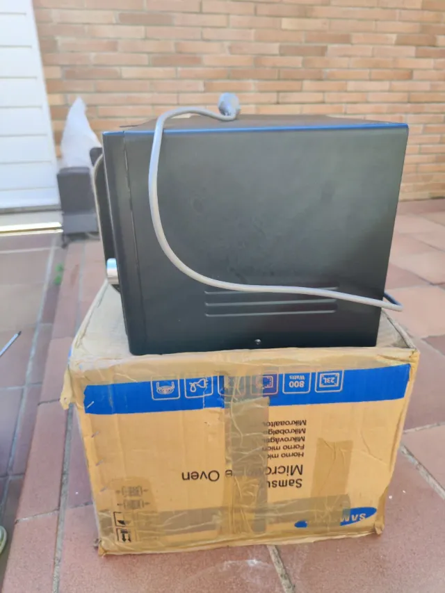 Microondas Samsung Grill 800W 23L