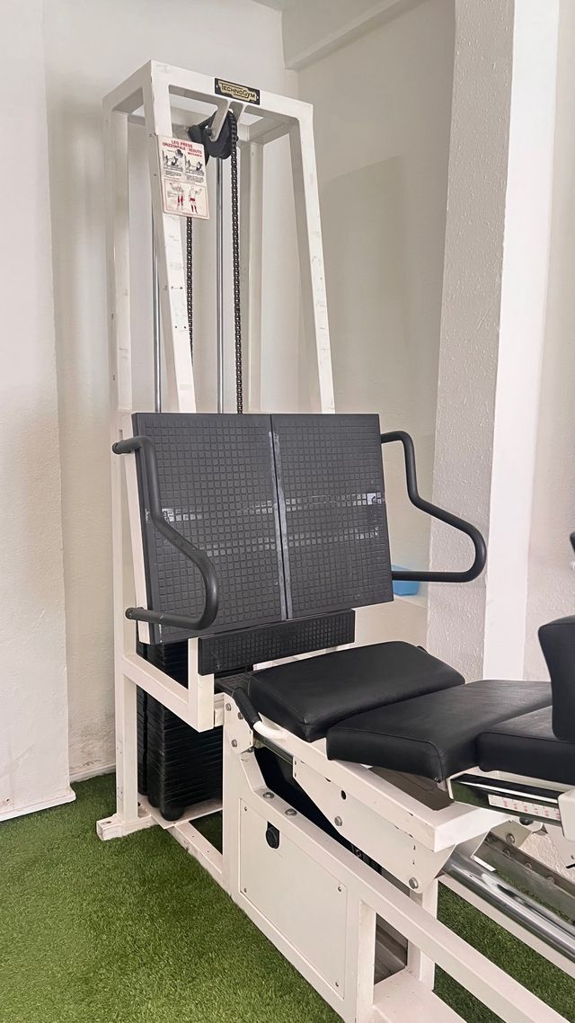 Máquina de Prensa Gimnasio Technogym