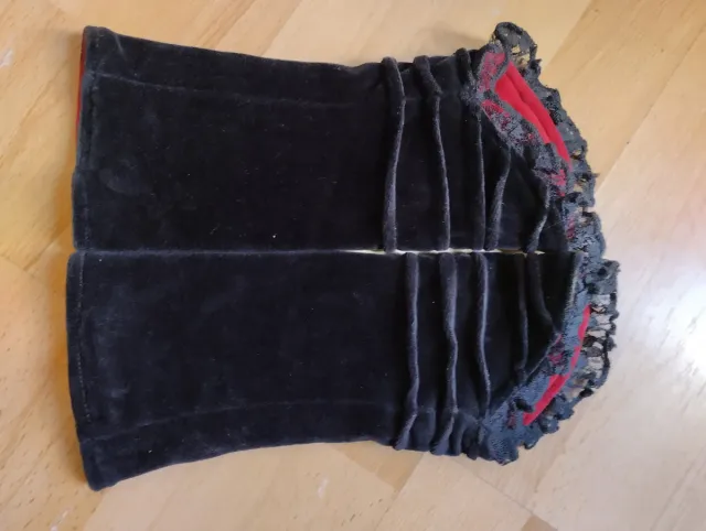 Mangas góticas negras y rojas