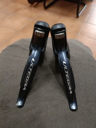 Manetas Shimano Ultegra DI2 11v
