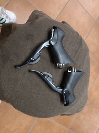Manetas Shimano Ultegra DI2 11v