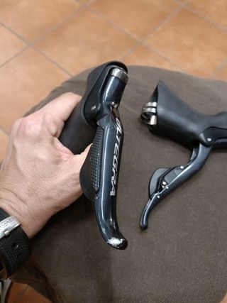 Manetas Shimano Ultegra DI2 11v