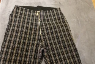 Pantalones de cuadros con cremallera