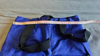 Pantalones y guantes de nieve