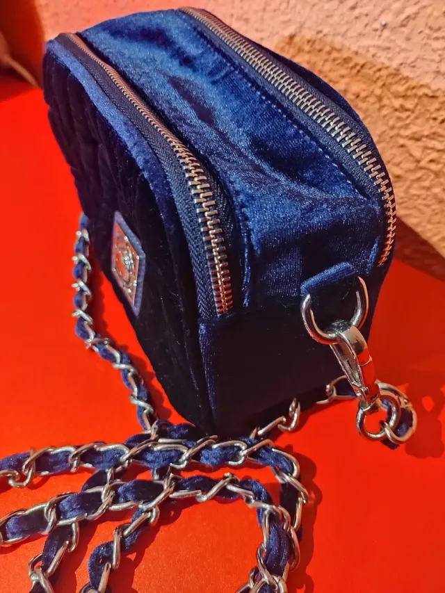 Bolso terciopelo azul C. Malandrino