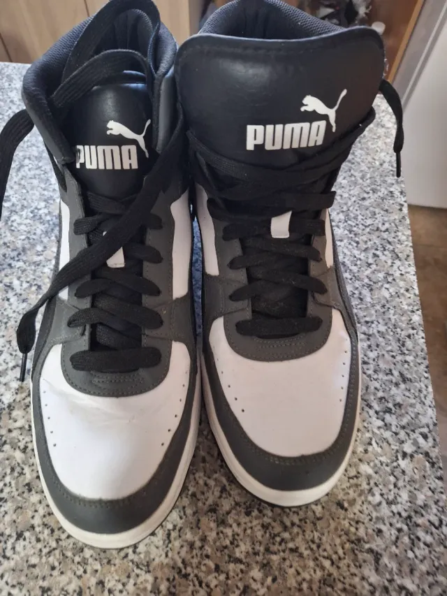 Botas Puma Grises y Blancas