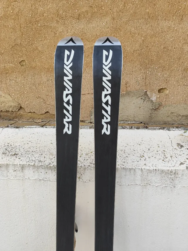 Esquís Dynastar 6.8. Fijación Rossignol