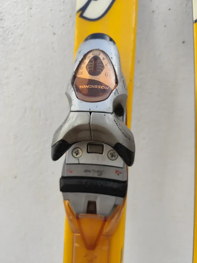 Esquís Dynastar 6.8. Fijación Rossignol