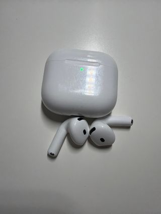Airpods 4 ANC (Active Noise Cancellation)