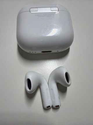 Airpods 4 ANC (Active Noise Cancellation)